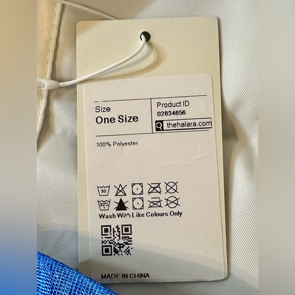 Halara Zipper Gym Bag NWT in White w/ Blue Handles - Picture 7 of 7